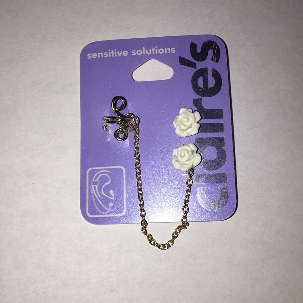Claire’s White Rose Earrings w Gold Cartilage Cuff